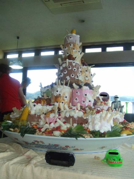 Plus besoin de faire le beau sur la plage, on peut se gaver :) - big cake