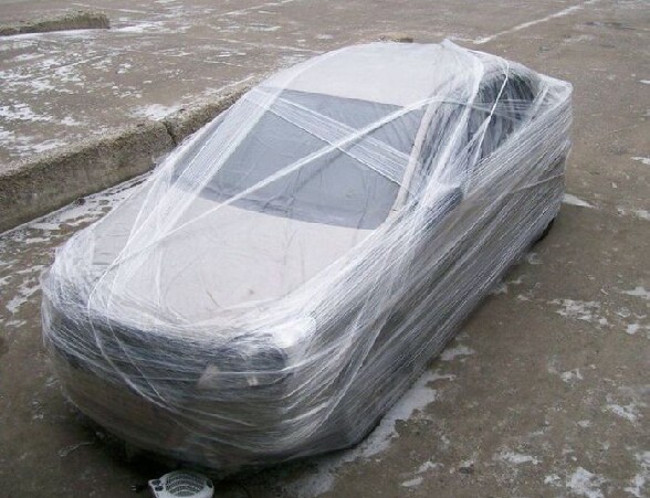 Il s est fait emballe sa caisse dans du cellophane :( - blague de merde il s est fait emballe sa voiture dans du cellophane