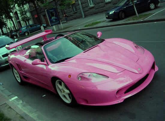 La voiture de Barbie et Ken - pink car