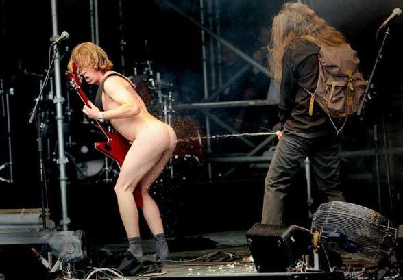 Les concerts de metal reservent toujours quelques surprises :s - strange hard rock show