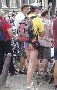 Il a la classe avec son short flashy !